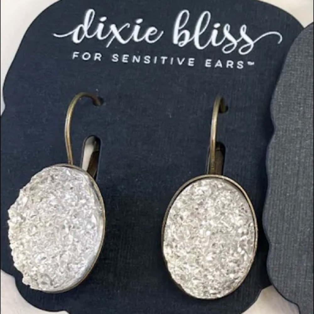 EUC Dixie Bliss Day Dreamer Leverback in Clear Druzy